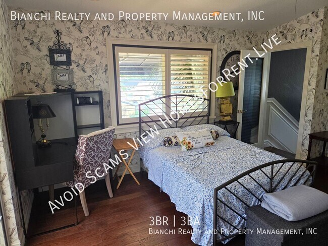 Building Photo - 1132 Ridge Dr
