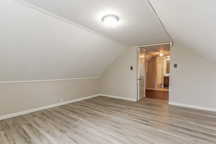 Building Photo - 8717 Eddington Rd