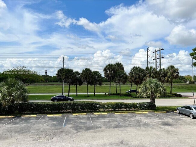 Building Photo - 7320 NW 85th Ct