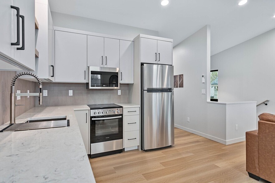 Building Photo - 2517 Vallette St