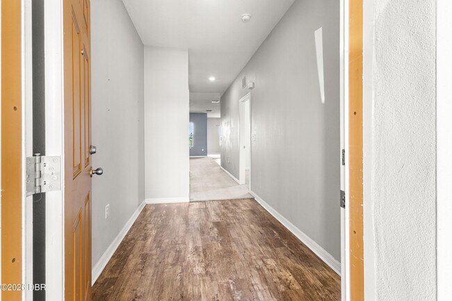 Building Photo - 3017 Blue Shrs Wy