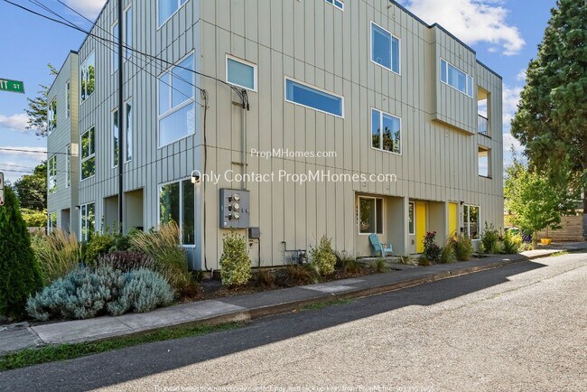 Building Photo - Charming 1BR Condo with Modern Amenities i...