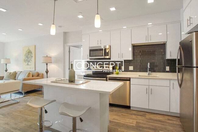 Primary Photo - 15 Essex St