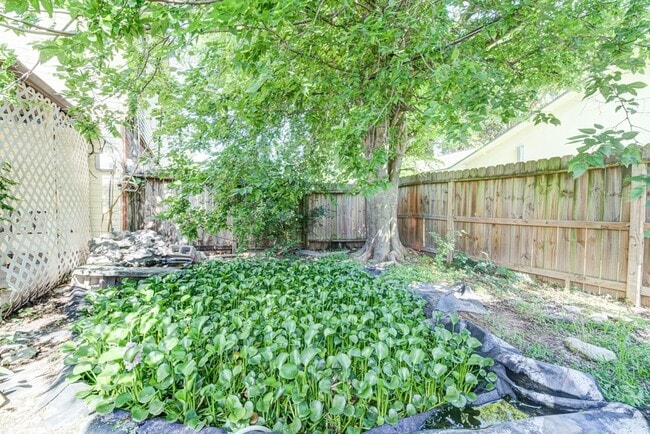 Building Photo - 15902 Timber Valley Dr