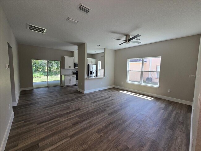 Building Photo - 7437 Mead Dr