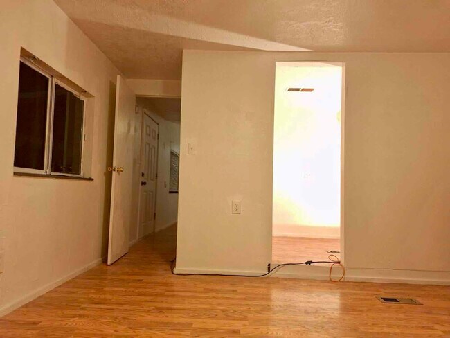 Building Photo - 39 3 Cross Ln