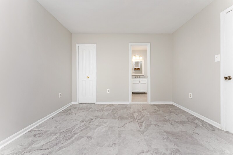 Building Photo - 44132 Mistletoe Terrace