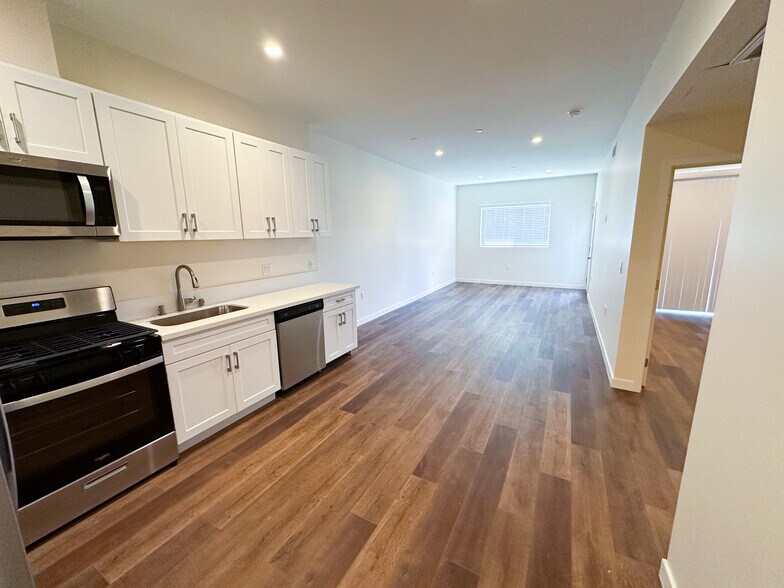 Primary Photo - The Hamilton