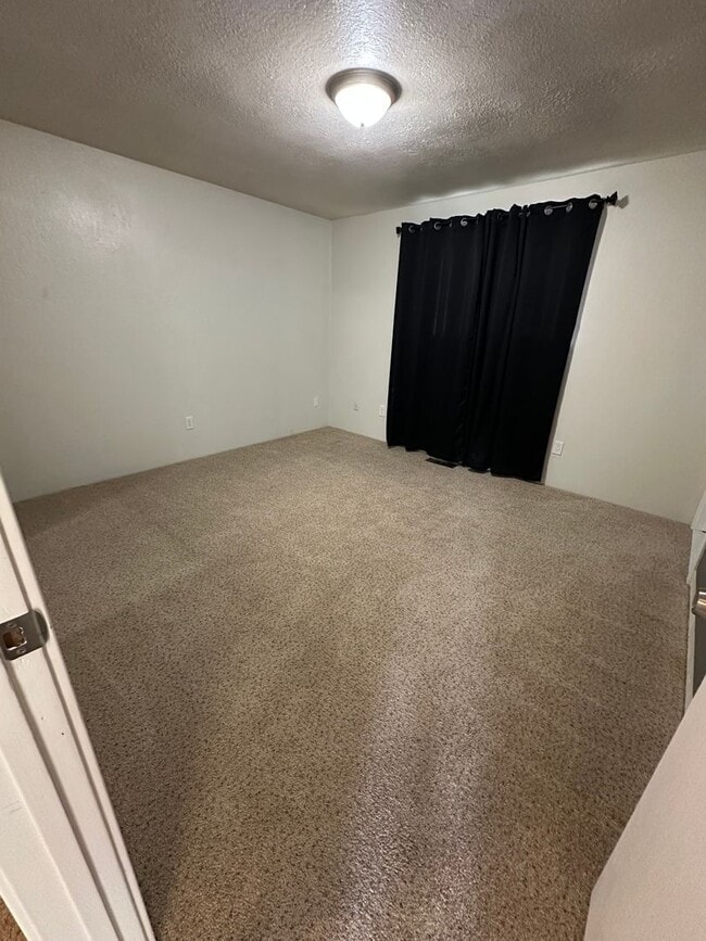 Building Photo - Beautiful 3 Bedroom, 2 Bath Home with One-Car Garage & Storage Shed in Kennewick