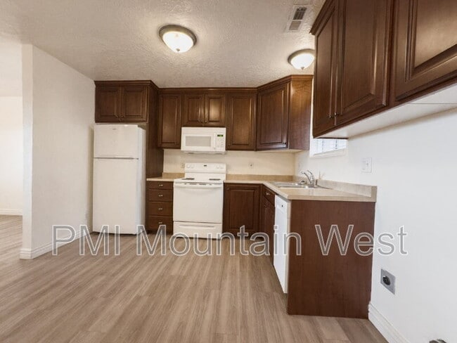 Building Photo - 2013 Nevada Cir