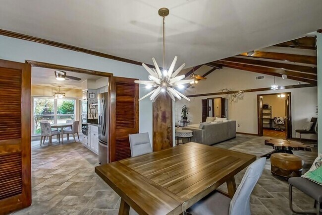 Building Photo - 131 Kingston Dr