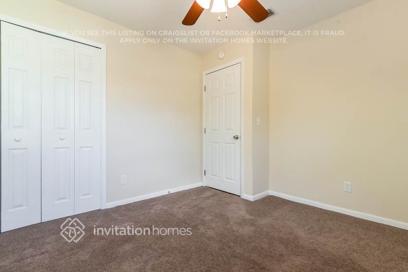 Building Photo - 990 Vincent Dr