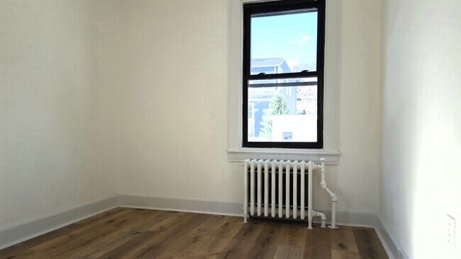 Building Photo - 113 Sterling Ave