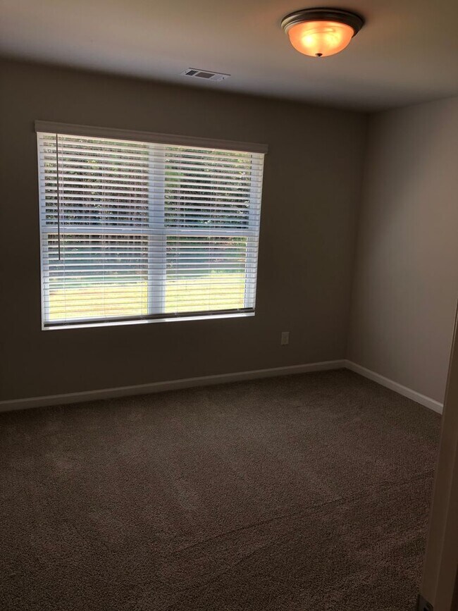 Building Photo - Price Drop Alert!  Fall Rental Specials Av...