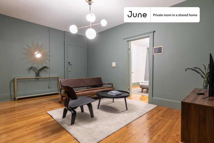 Building Photo - Room in Shared 4 bed/1 bath home