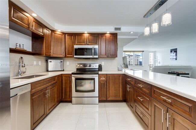 Building Photo - 1501 S Ocean Dr