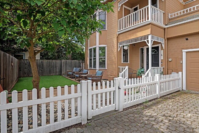 Building Photo - 6 month lease available now through March 2027