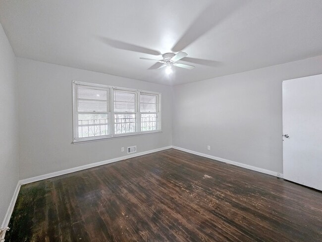 Building Photo - 4-Bedroom Ranch in the Heart of Atlanta – ...