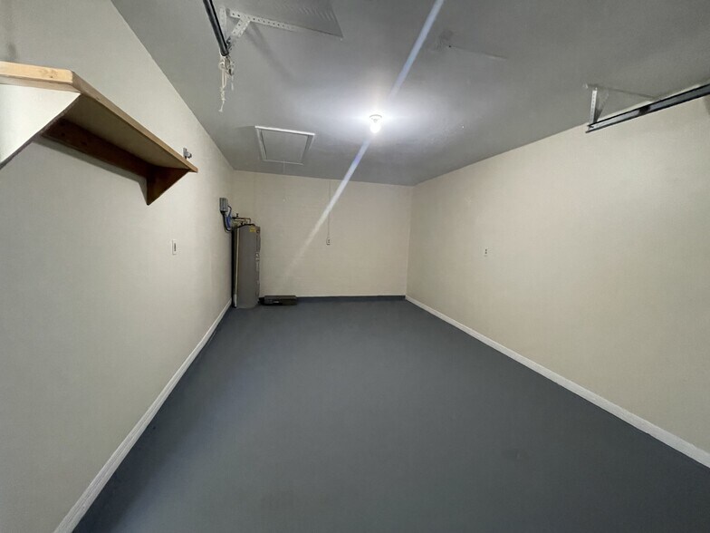 Building Photo - 244 Coral Reef Ct N