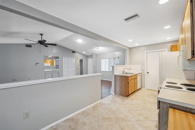 Building Photo - 7522 Heather Walk Dr