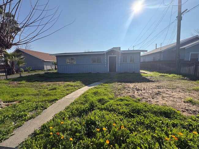 Building Photo - 4302