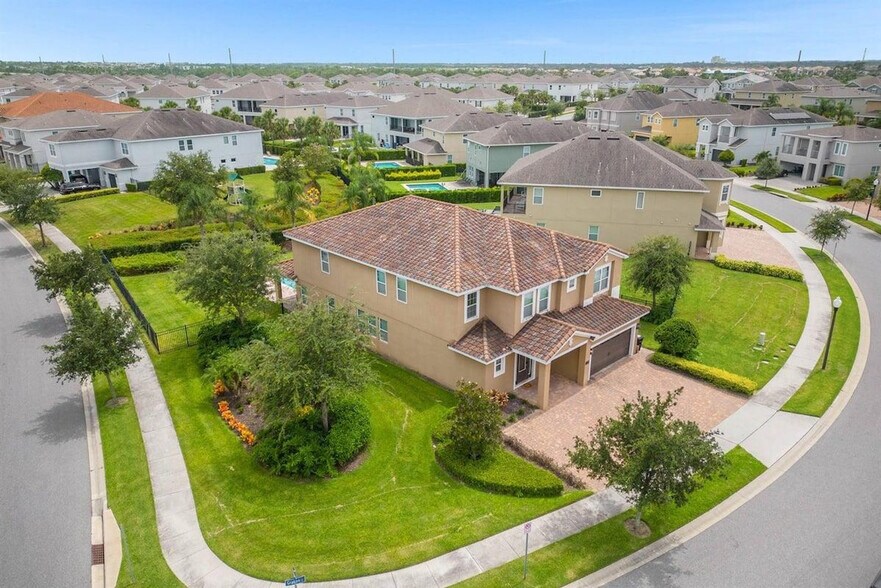 Building Photo - 7739 Graben St