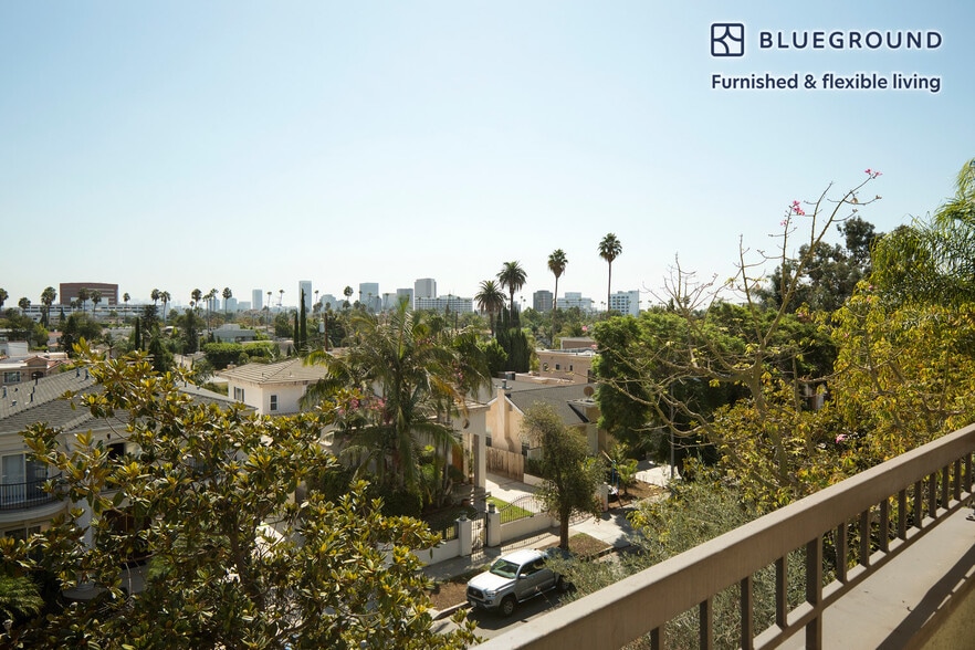 Building Photo - 467 S Arnaz Dr