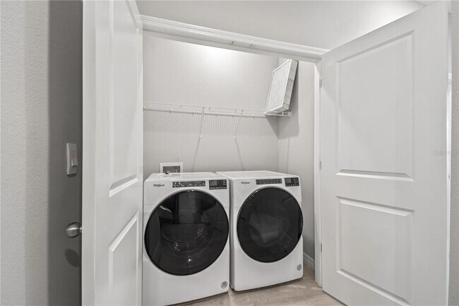 Building Photo - 5223 NW 48th Pl