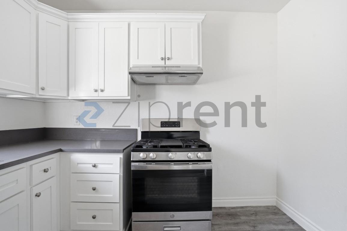 Building Photo - Unit 3