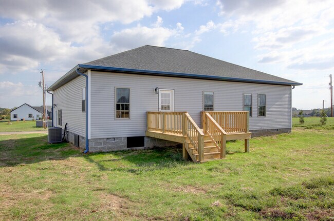 Building Photo - 102 Riverbend Dr