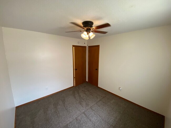 Building Photo - Lovely Brick Home in NW OKC near Lake Hefner