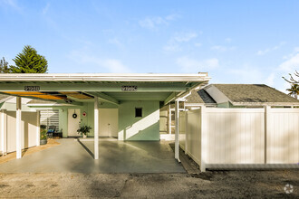 Building Photo - Stylish 2-Bedroom FL Retreat