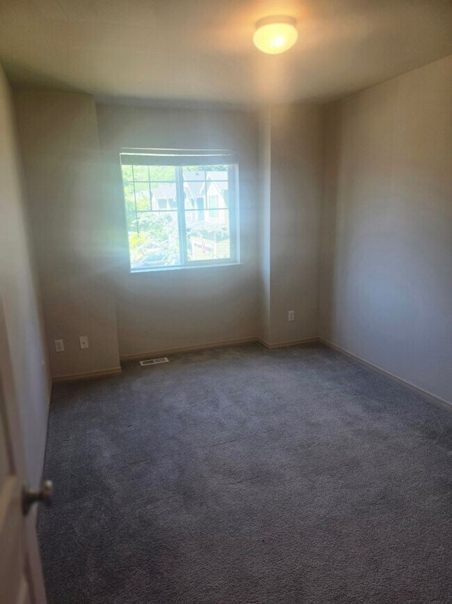 Building Photo - 3bd/2.5ba Maple Valley Home
