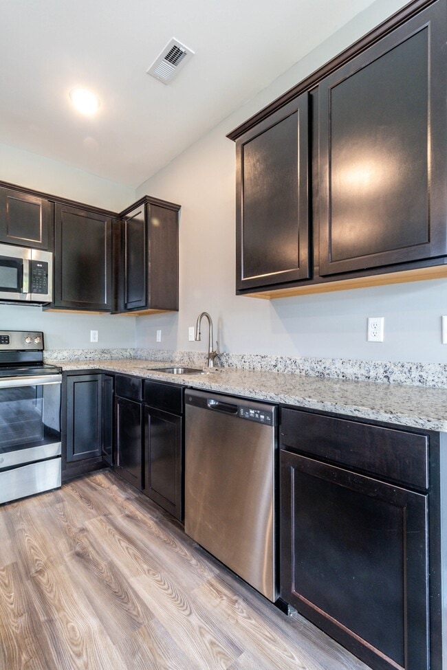Building Photo - 4839 Lake Ln