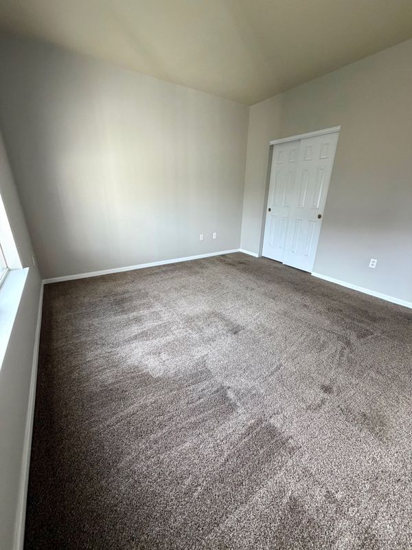 Building Photo - 6013 Castlegate Dr W