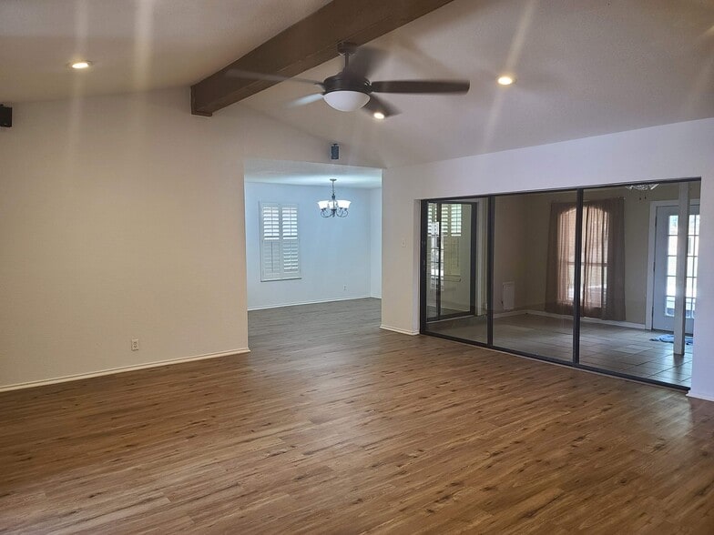 Building Photo - 4810 Cherry Tree Dr