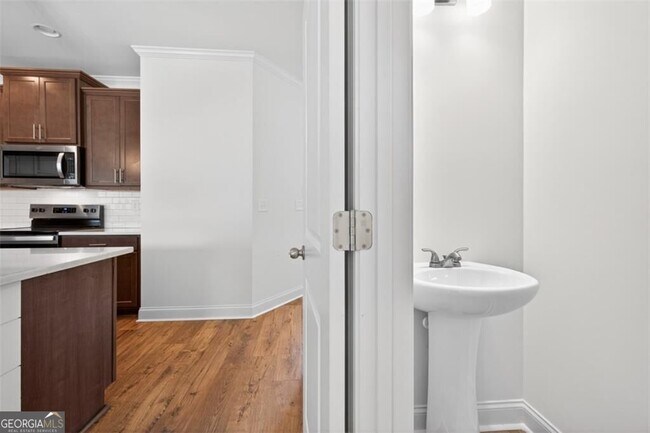 Building Photo - 5524 Garens Way
