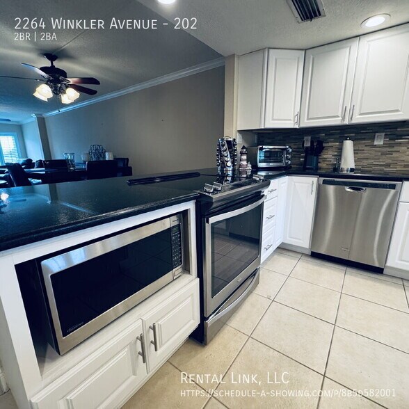 Building Photo - 2264 Winkler Ave