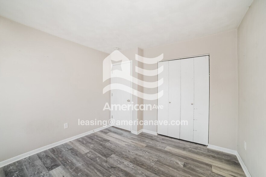 Building Photo - 3703 N Molleck Dr