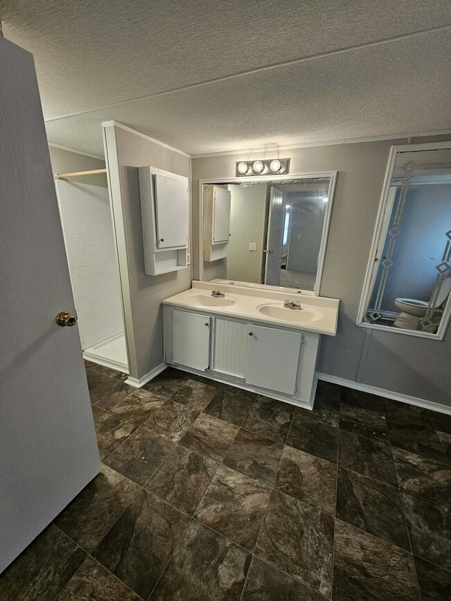 Building Photo - Bentwood Mobile Home Park