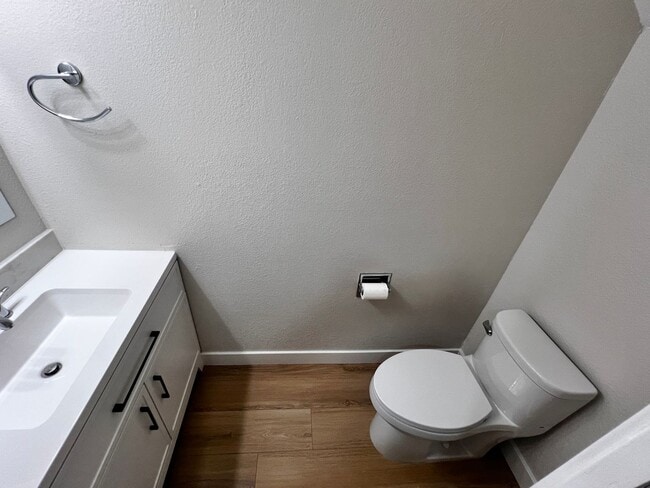 Building Photo - Novato Gem: Beautifully Updated 2-Bedroom Townhome