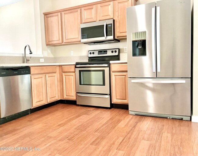 Building Photo - 8424 Thornbush Ct