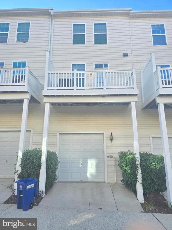 Building Photo - 705 S Macon St.