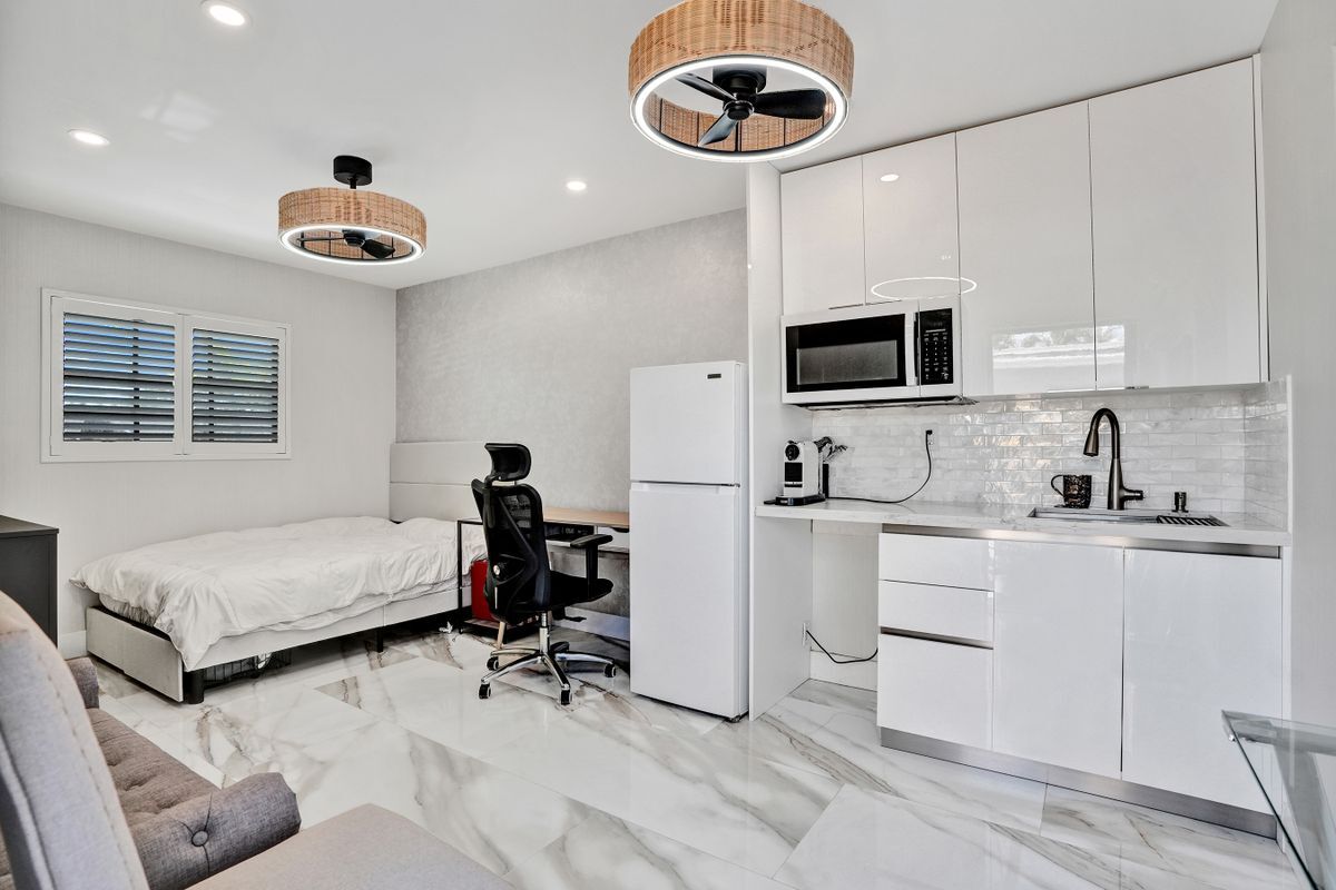 Building Photo - 6761 Allen St