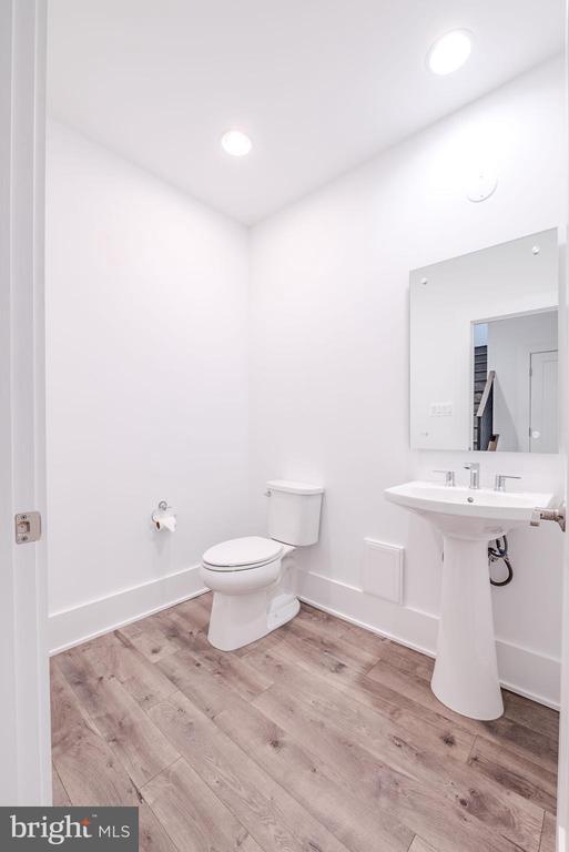 Building Photo - 11382 Emerald Park Rd