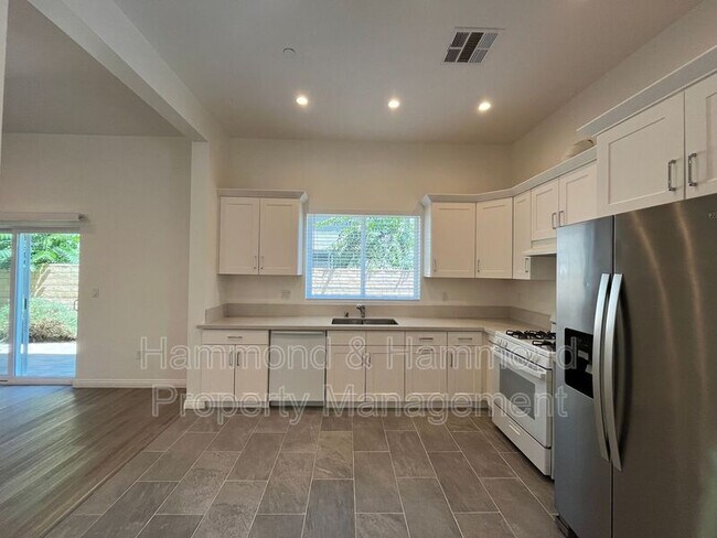Building Photo - 12680 Bradley Ave