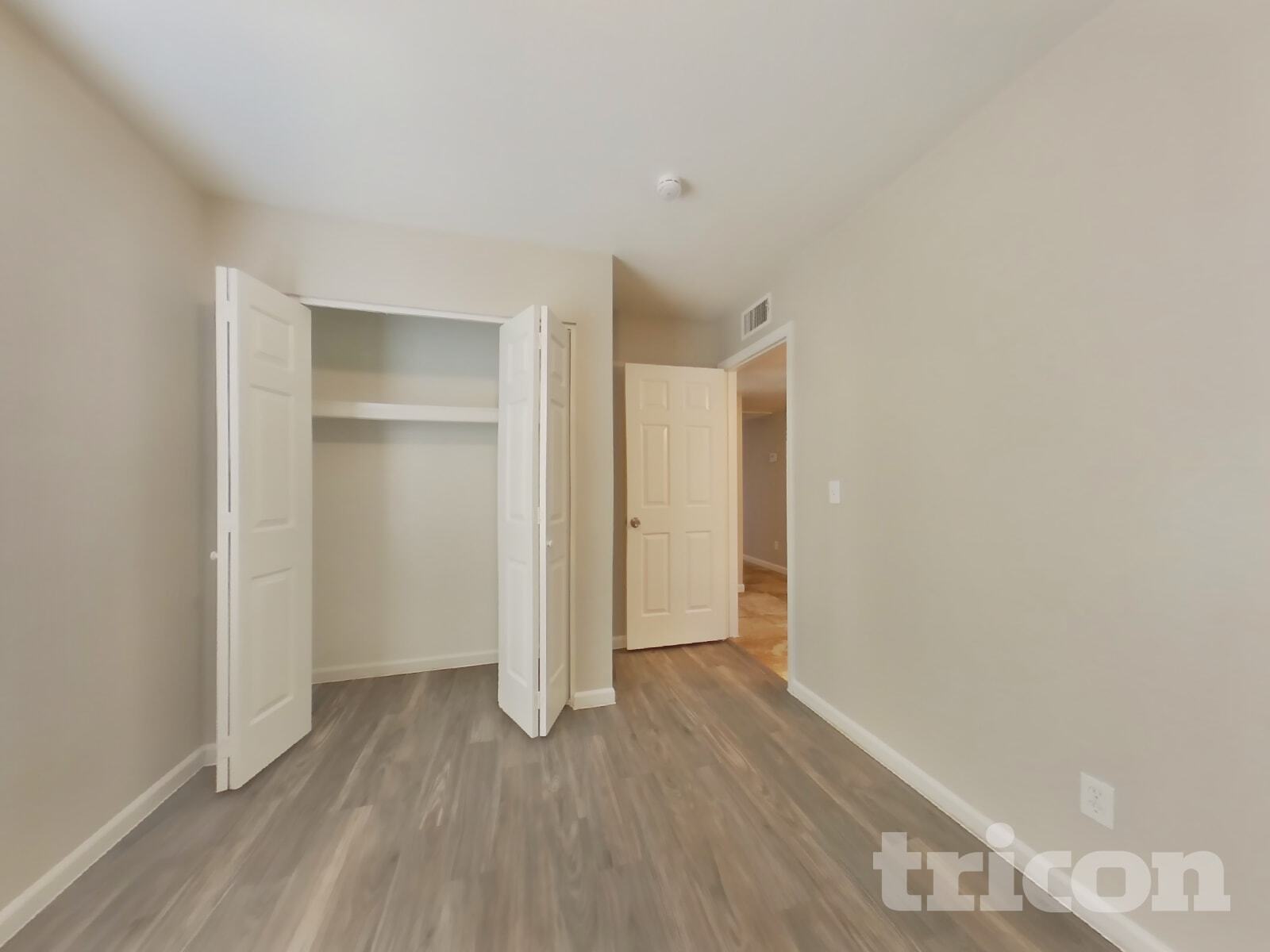 Building Photo - 6926 W Cameron Dr