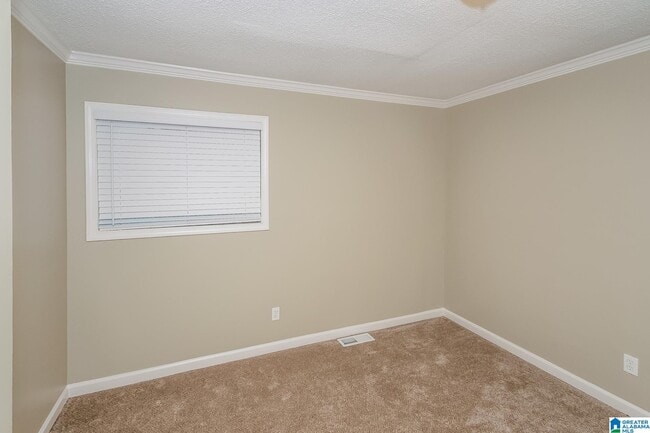 Building Photo - 1309 Lake Ln NE