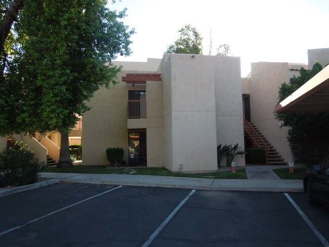 Primary Photo - 9355 N 91st St