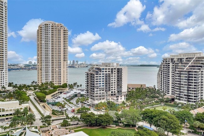 Building Photo - 801 Brickell Key Blvd